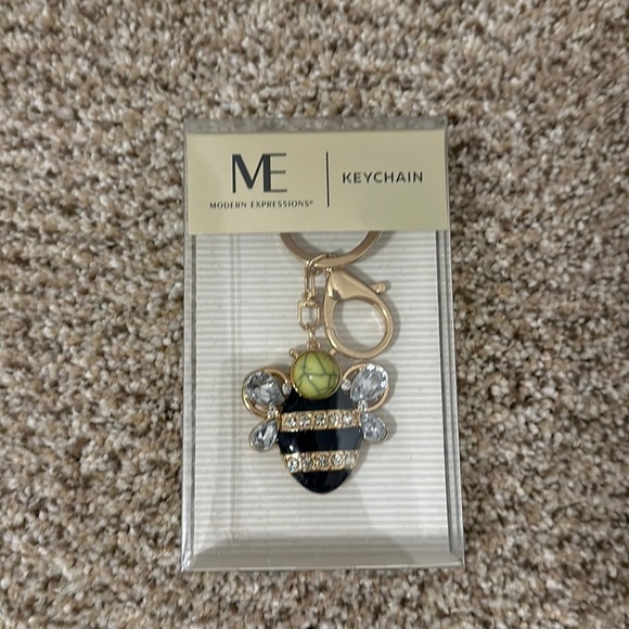 Accessories - NWT Bee keychain